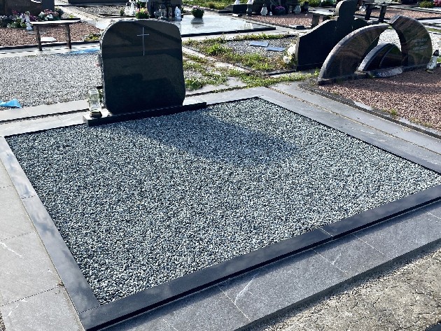 Kapavietės dengimas akmens skalda