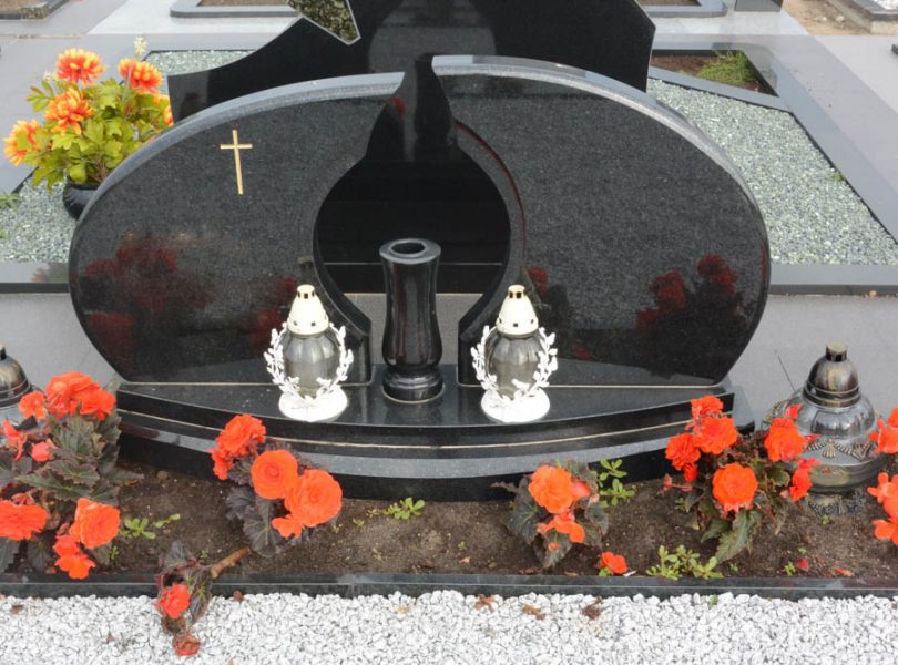 Trijų dalių paminklai